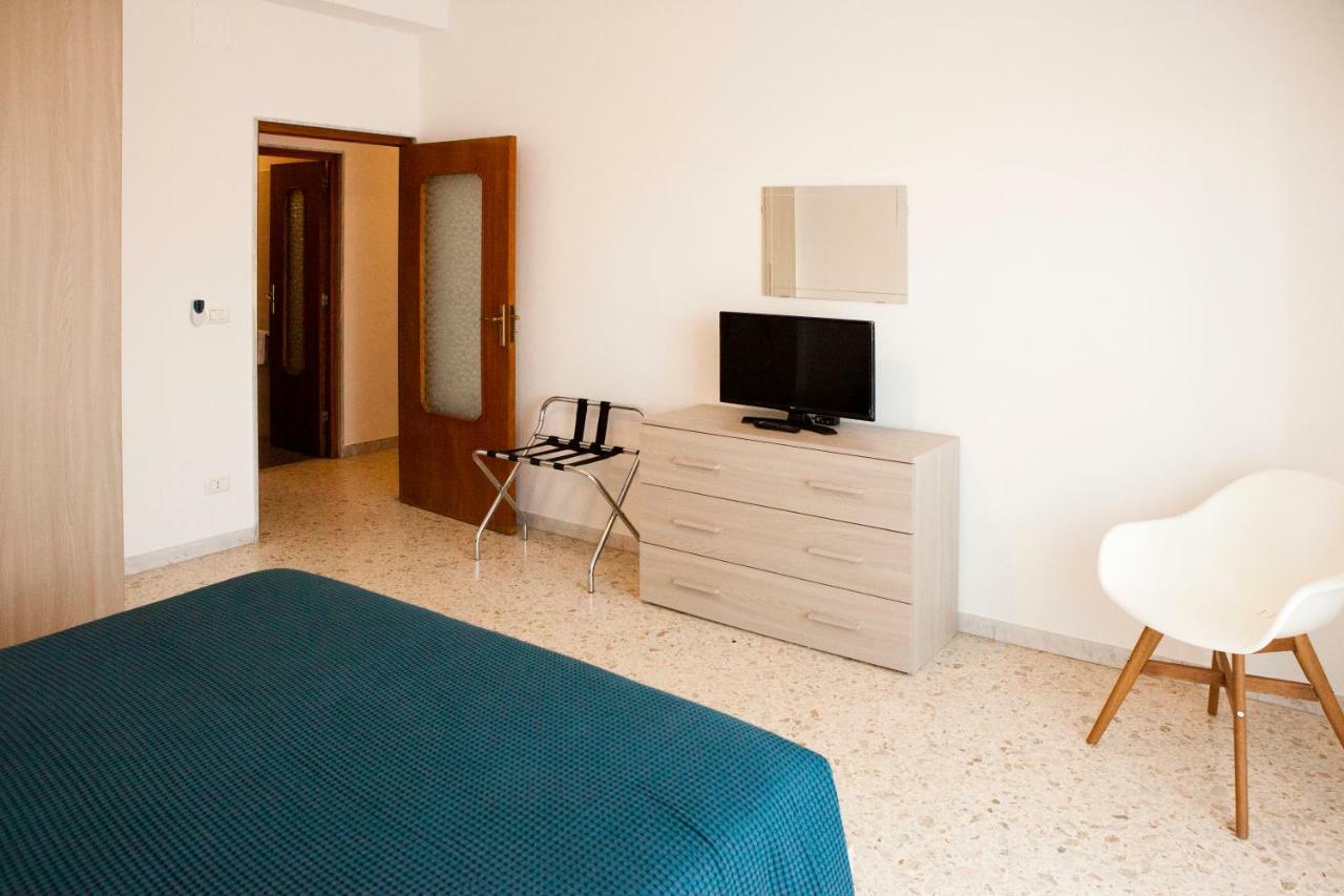 Апартаменты Maipiusenza House 2 Монополи Экстерьер фото