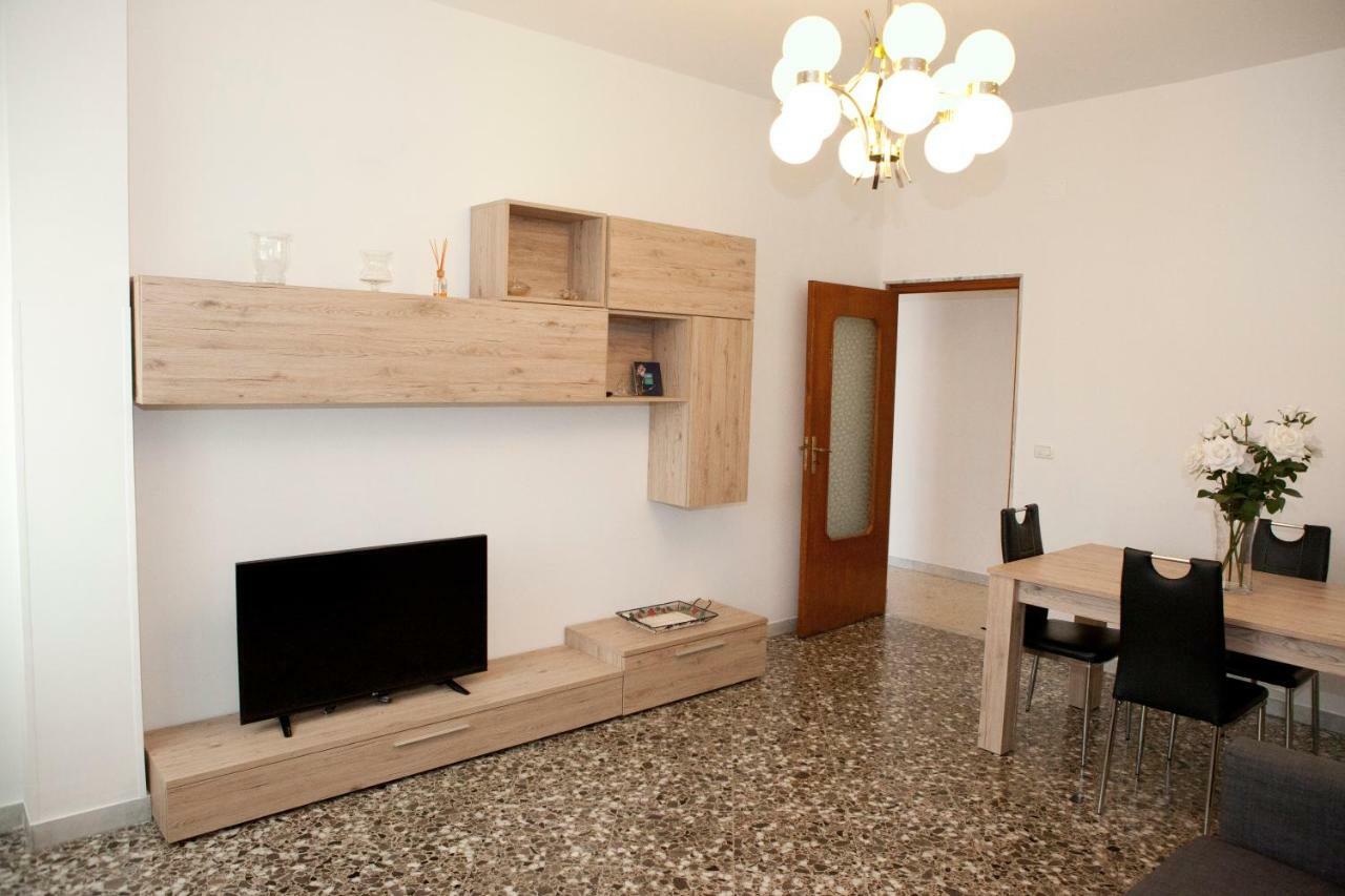 Апартаменты Maipiusenza House 2 Монополи Экстерьер фото